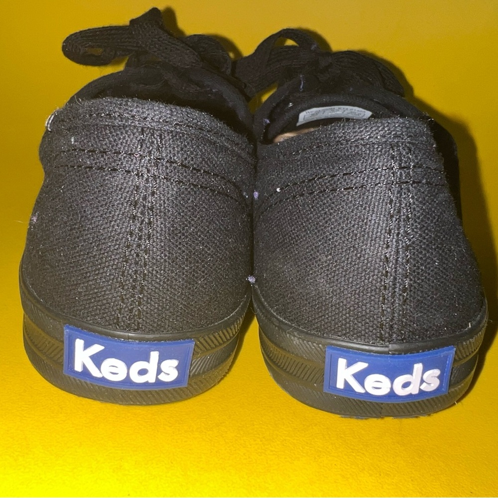 9 Keds Classic Sneakers Lace up Shoes 70s vibe basic ALL BLACK champion KICKS